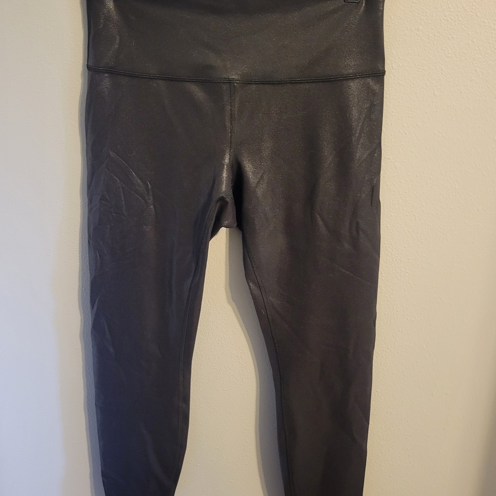 *LAST CHANCE* Lululemon Athletica Shiny Black Leggings
